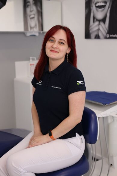 Ліна Нікуліна - медсестра стоматологічної клініки Respect Dental