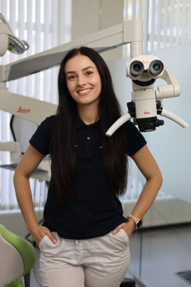 Стоматолог терапевт Оля Клим